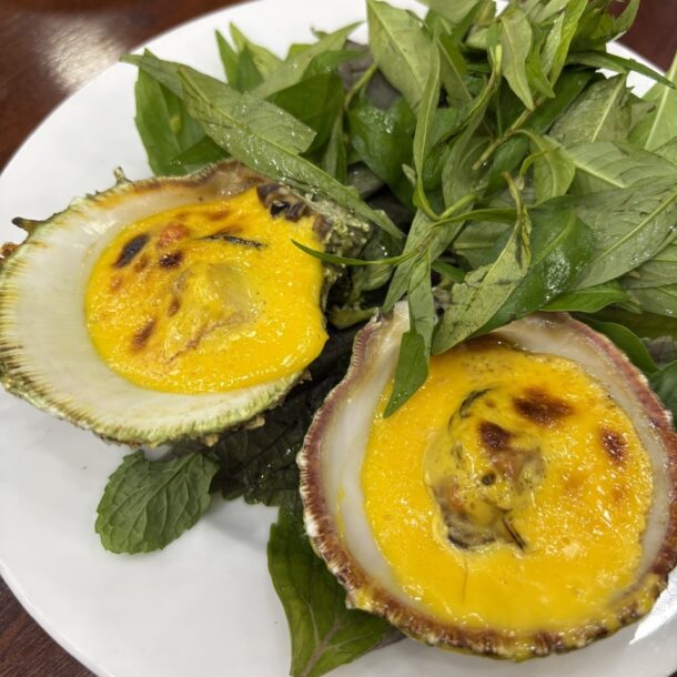 Hàu nướng Phô mai Côn Sơn Quán