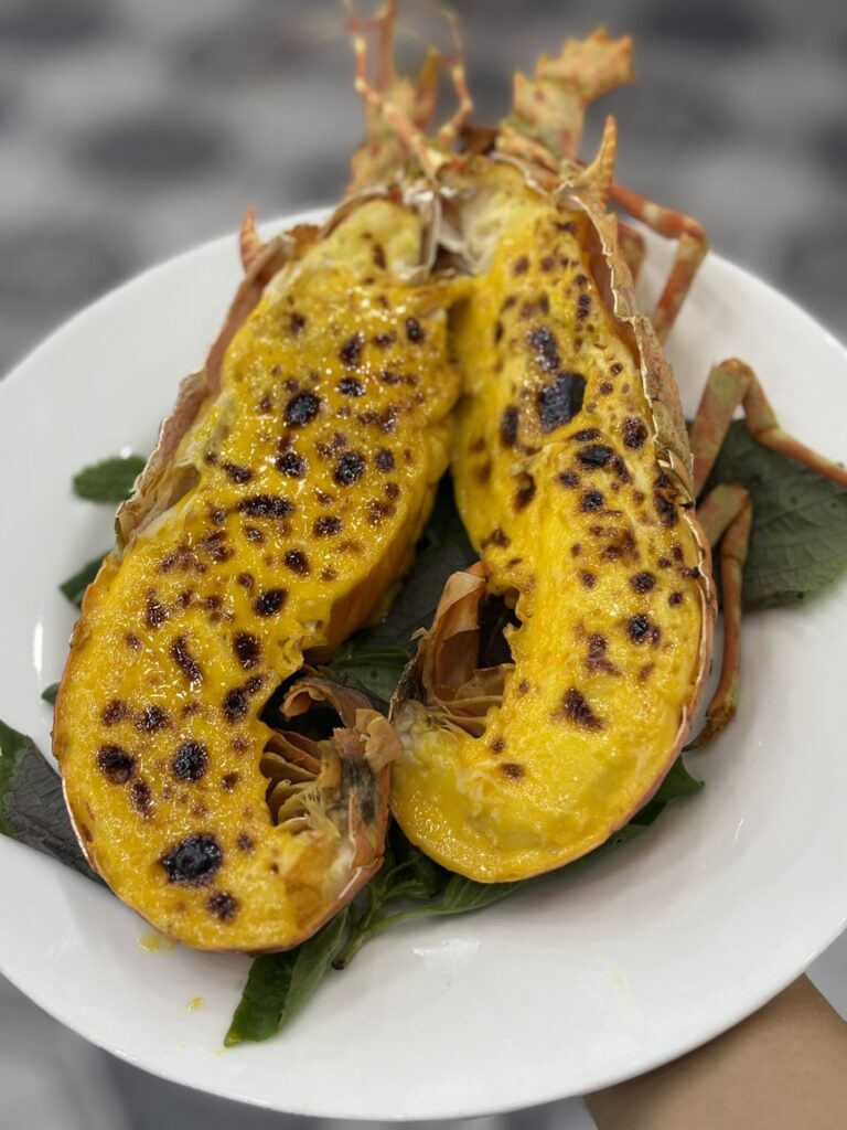 tôm hùm nướng côn sơn quán